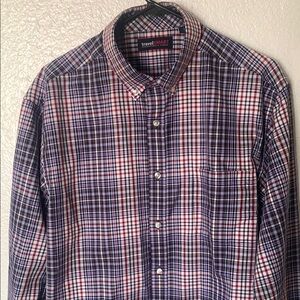 Men’s Roundtree and Yorke button down size Large